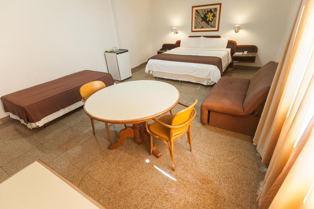 Dimas Lessa Hotel Montes Claros Exterior photo